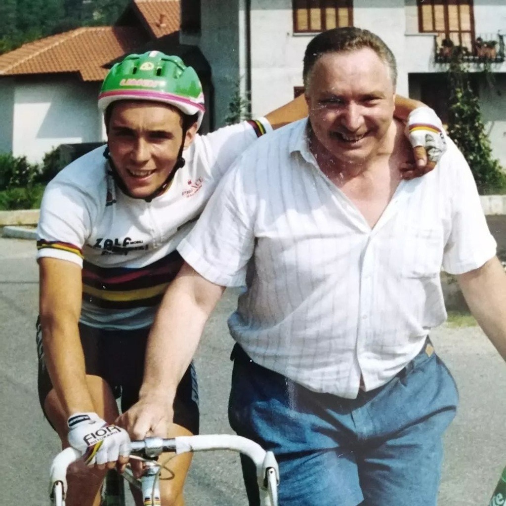 Un tedoforo, una storia: Mirco Gualdi con la Torcia a Iseo nel ricordo di Casartelli e Rebellin