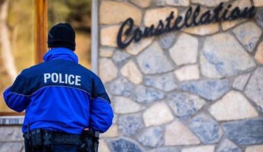 uscita d'emergenza Le Constellation chiusa a chiave