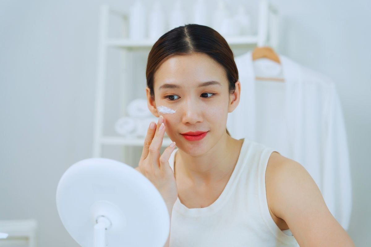 La crema viso coreana più venduta che regala un viso scolpito all'istante: effetto botox in 5 minuti