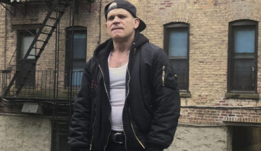 la nuova versione di "Hard Times"