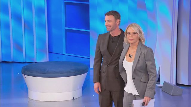 Raoul Bova a C’è Posta per Te - C'è posta per te Clip | Witty TV - Witty TV