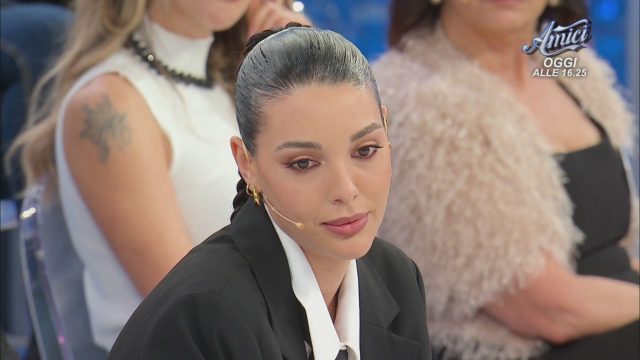 Lunedì 26 gennaio - Uomini e donne Le puntate | Witty TV - Witty TV