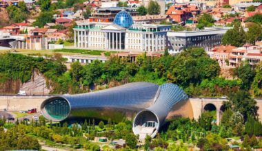 L’auditorium di Fuksas a Tbilisi, simbolo di una Georgia che non ce l’ha fatta