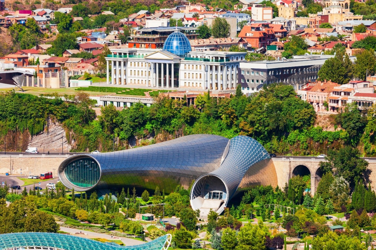 L’auditorium di Fuksas a Tbilisi, simbolo di una Georgia che non ce l’ha fatta