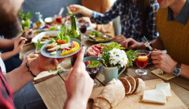 Mangiare poco e 3 'no' a tavola, la ricetta di Garattini tra cibo e salute