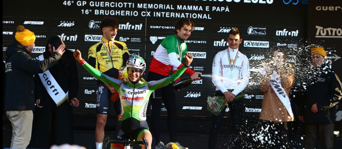 Filippo Fontana e Sara Casasola a Brugherio festeggiano la vittoria al campionato italiano di ciclocross 2026