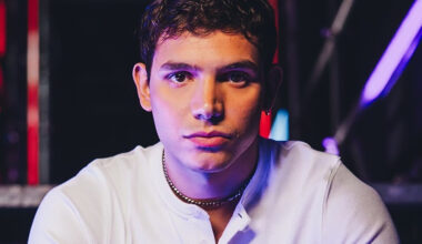 "Ho lasciato un indeterminato. In due vivevamo con 500 euro, ho fatto il commesso e nei giorni liberi scrivevo canzoni. È stata dura": eroCaddeo dopo X Factor