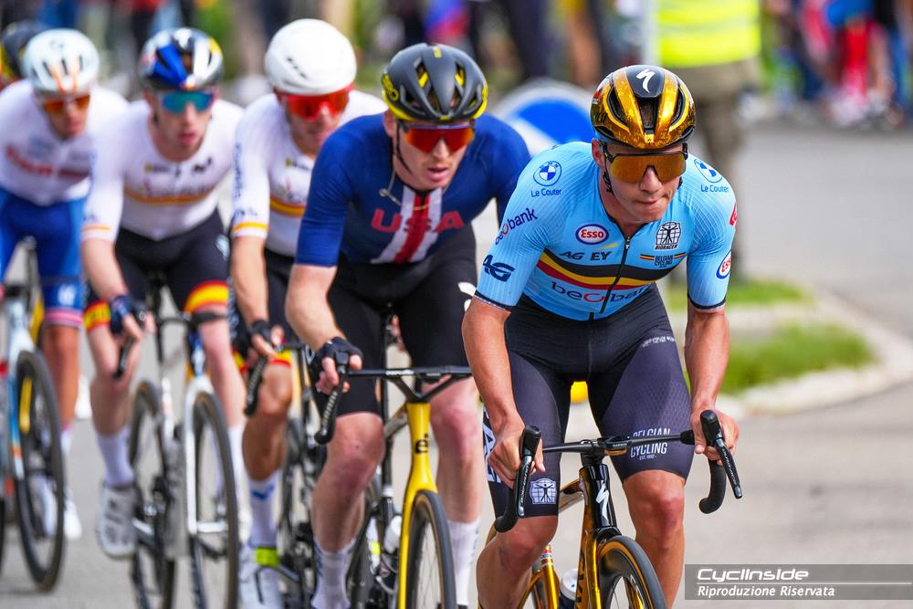 Il Mondiale pazzesco di Tadej Pogacar. Tris fatto con Giro e Tour