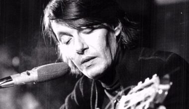 un canto collettivo ricordando Faber