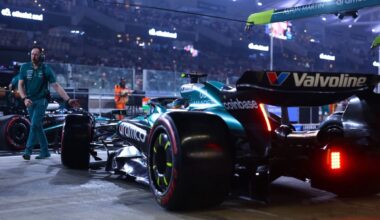 Aston Martin, ci siamo quasi: domani l'esordio in pista della AMR26