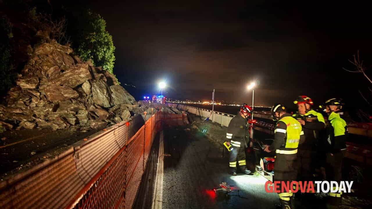 Frana ad Arenzano galleria Pizzo: Aurelia chiusa
