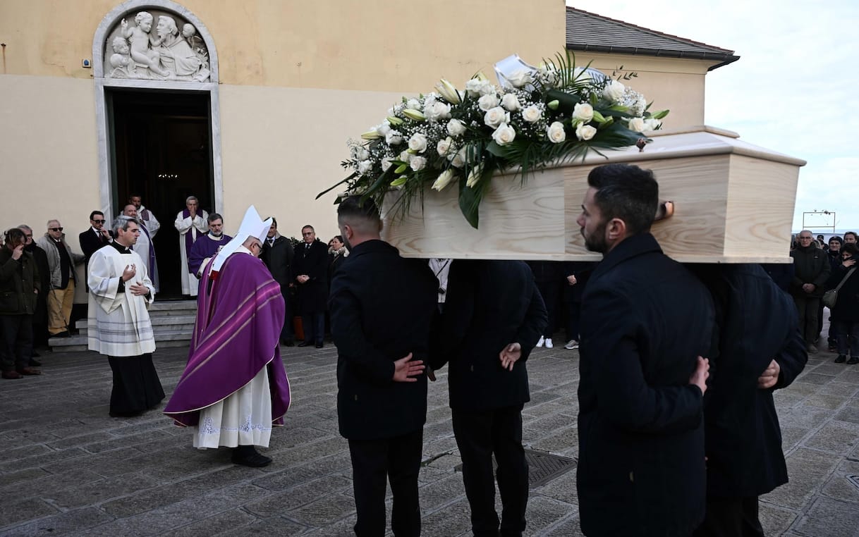 Incendio Svizzera, oggi a Genova i funerali di Emanuele Galeppini: le ultime news in diretta