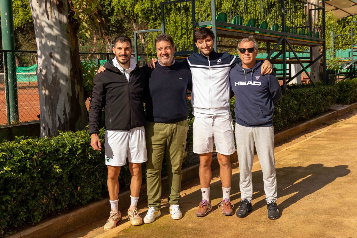 Gabriele Piraino col suo team Gabriele Piraino col suo team