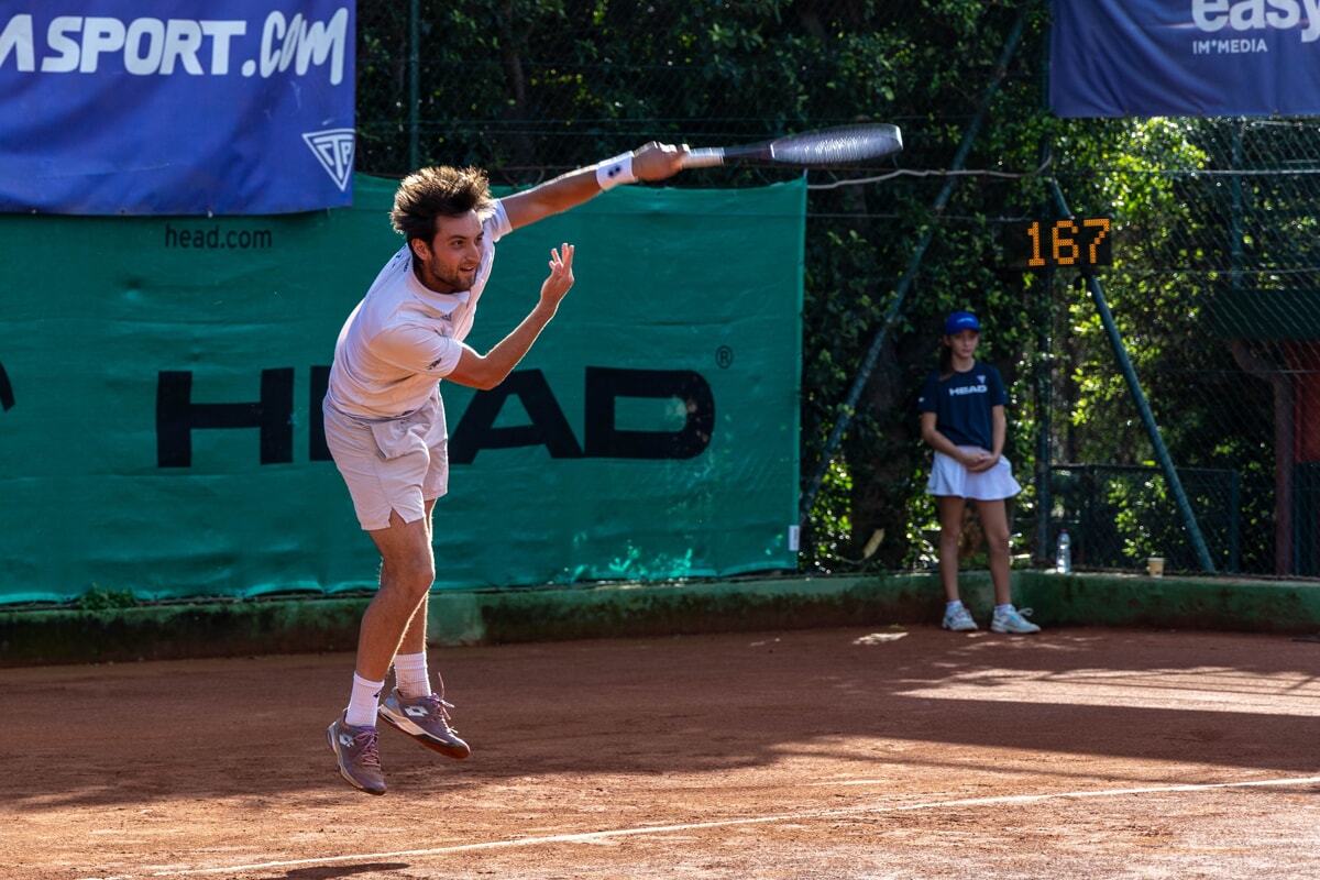 Gabriele Piraino durante un servizio Gabriele Piraino durante un servizio