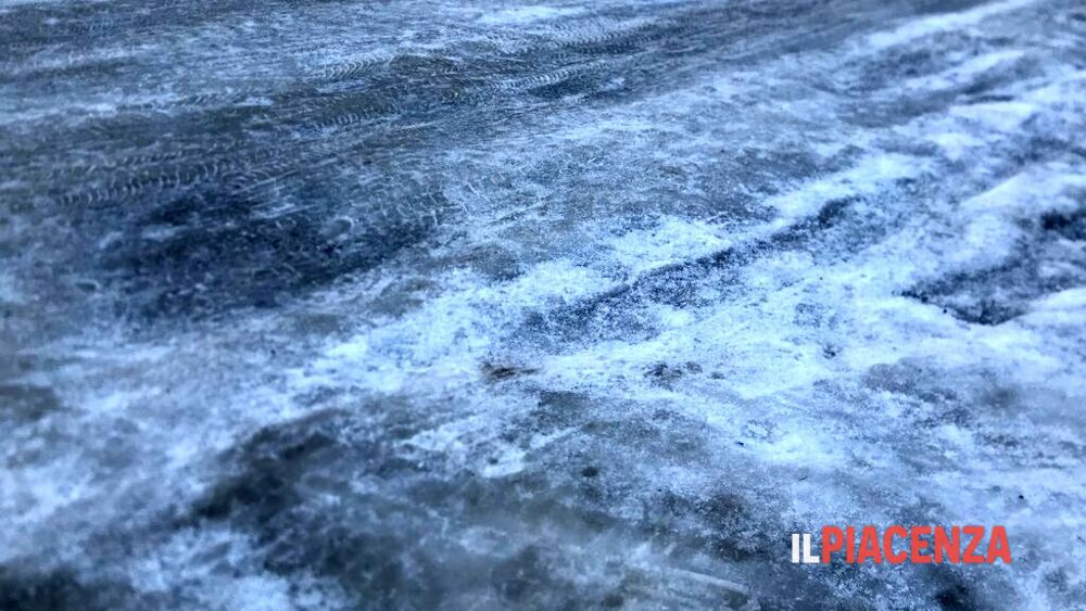 Strade ghiacciate e pericolose in montagna