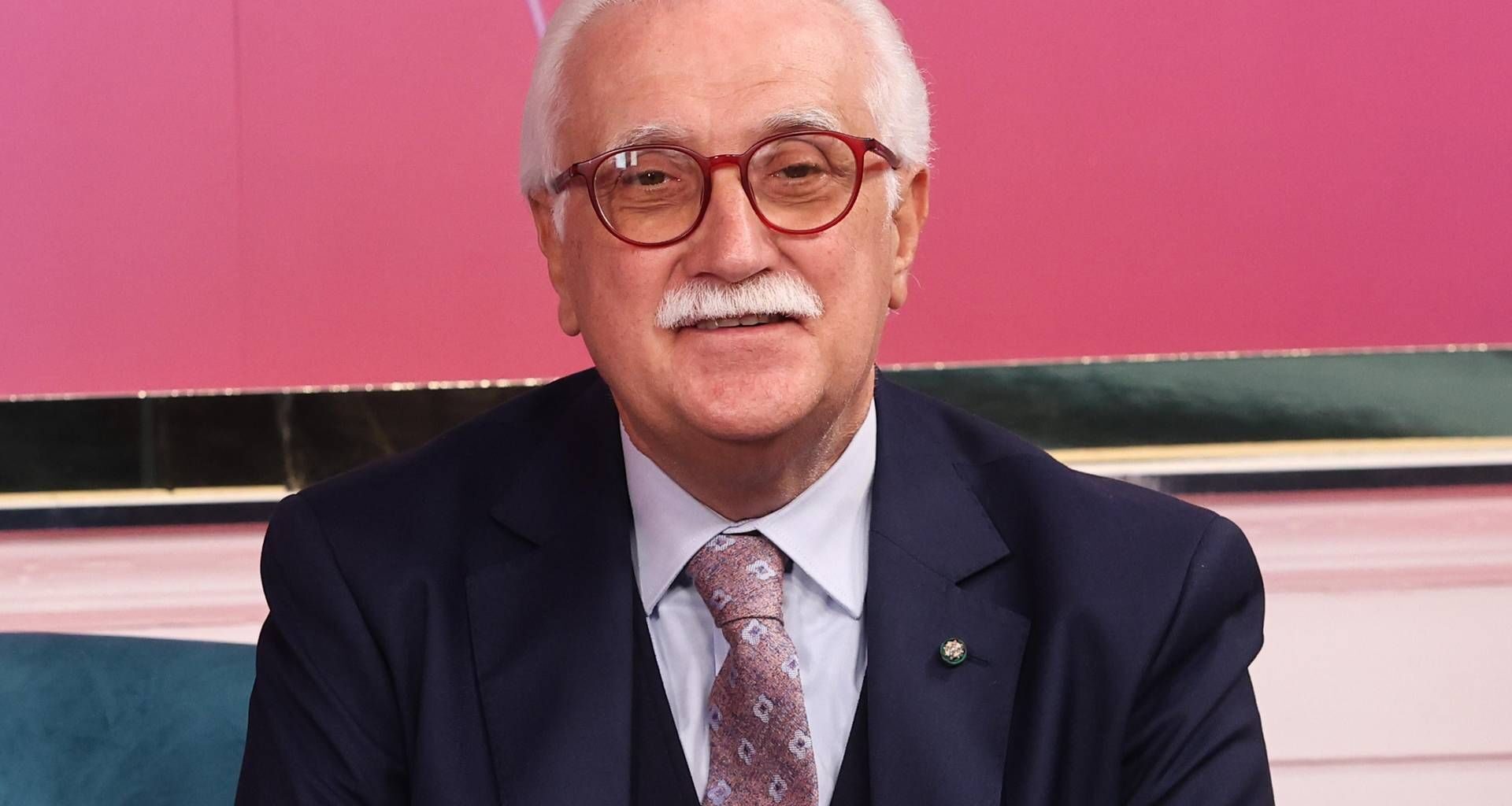 Caos a La volta buona, la dieta paleolitica fa infuriare Calabrese. Cosa è successo