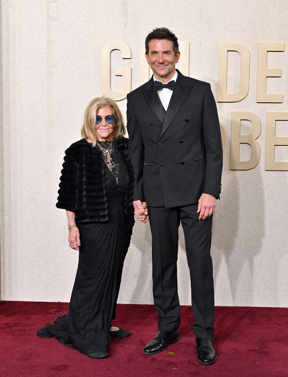 81st Annual Golden Globe Awards - Arrivals la mamma di bradley cooper