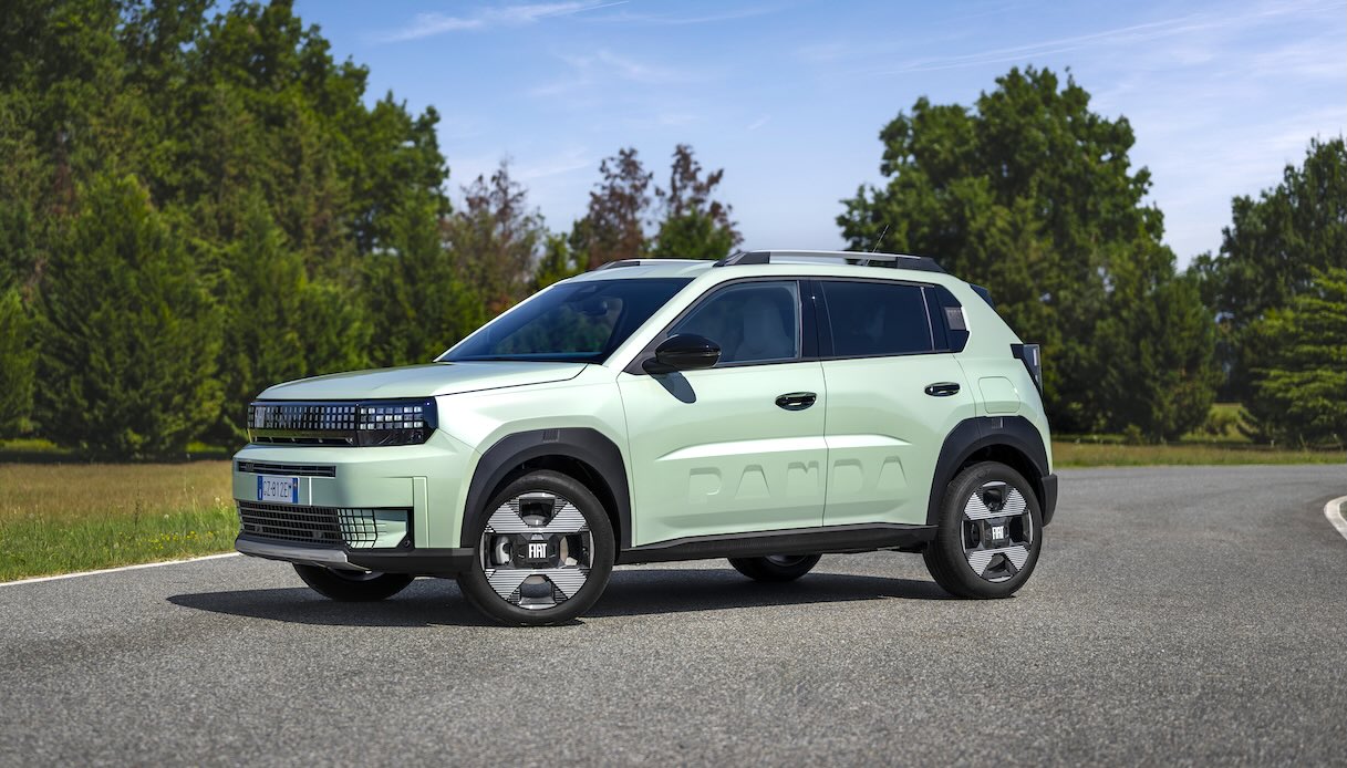 Fiat Grande Panda, gli automobilisti italiani hanno la loro preferita