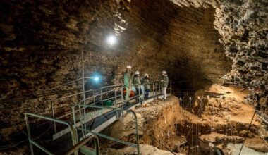 Nella grotta dell’Orso sulle Prealpi comasche trovato il kit di sopravvivenza dell’uomo di Neanderthal