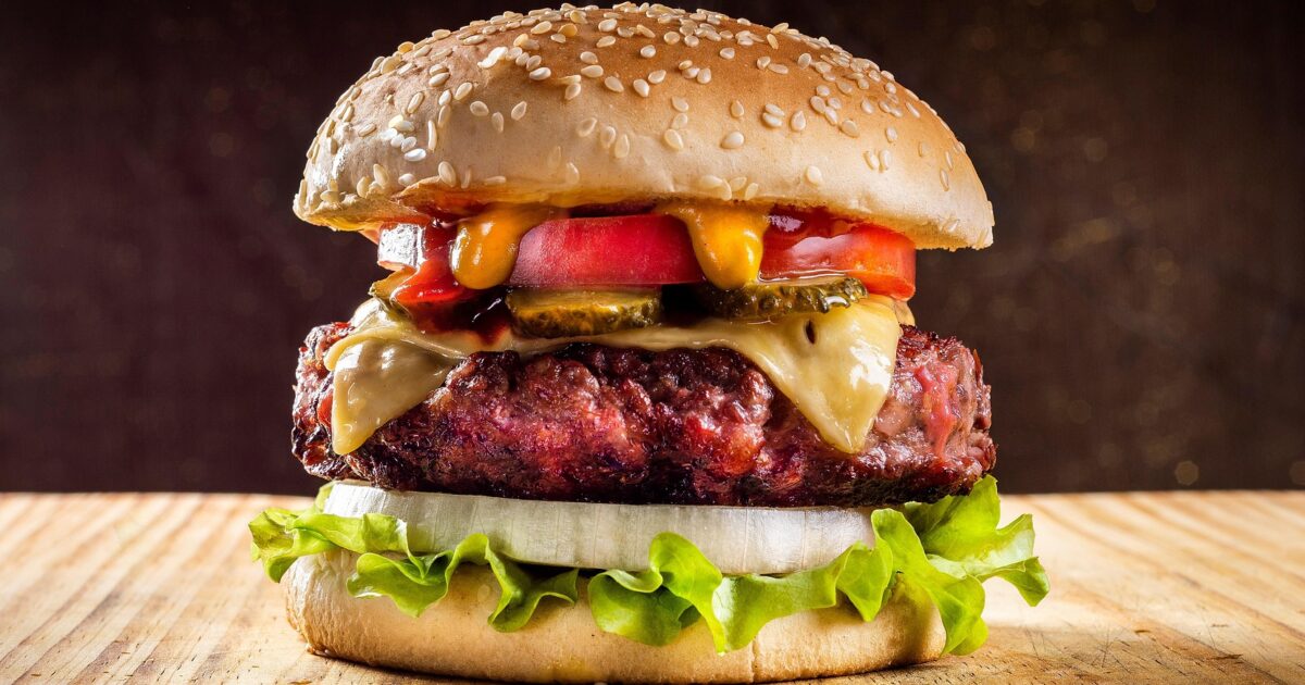 Batteri resistenti agli antibiotici nel 30% degli hamburger analizzati