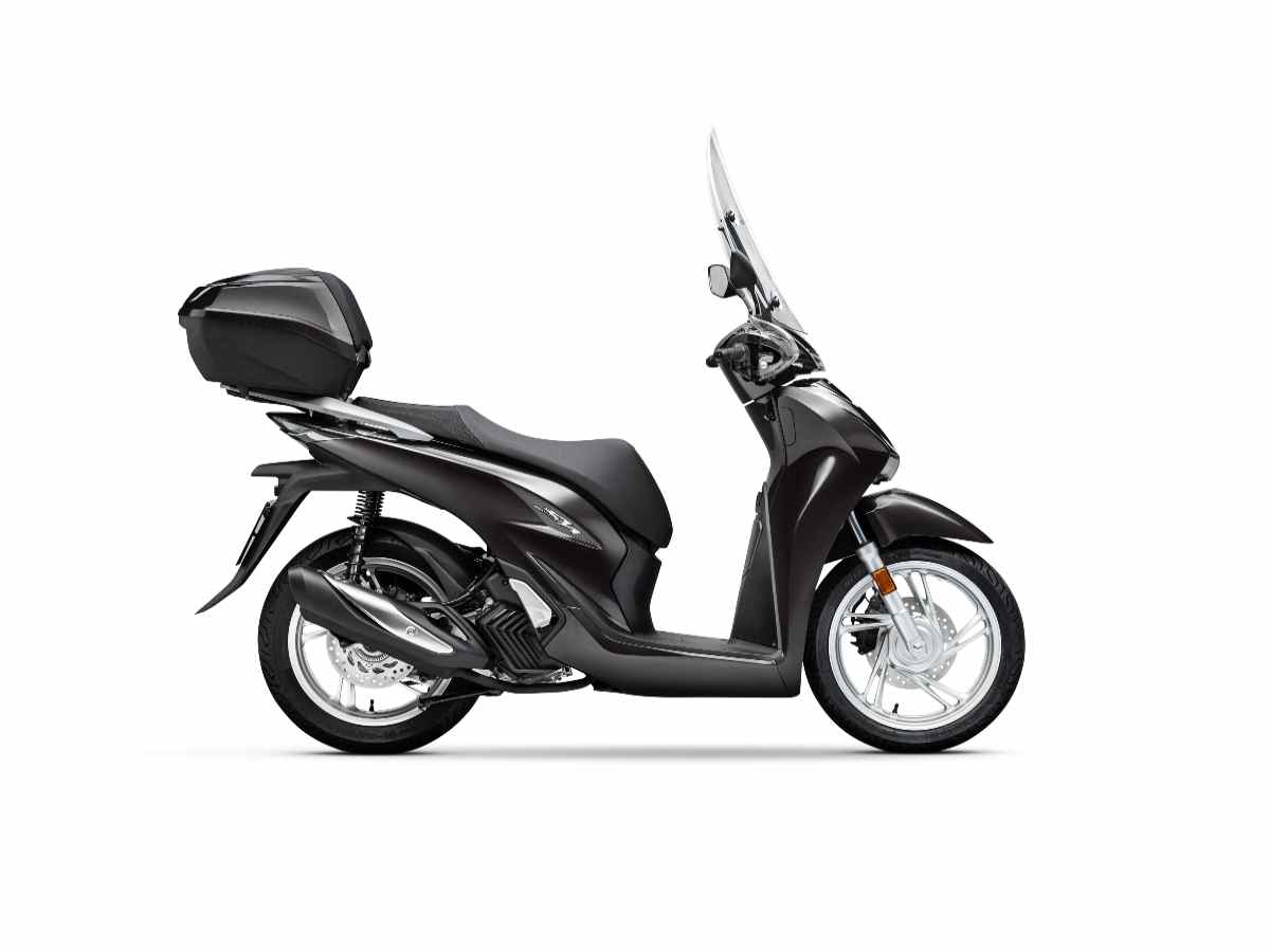 uno scooter Honda SH