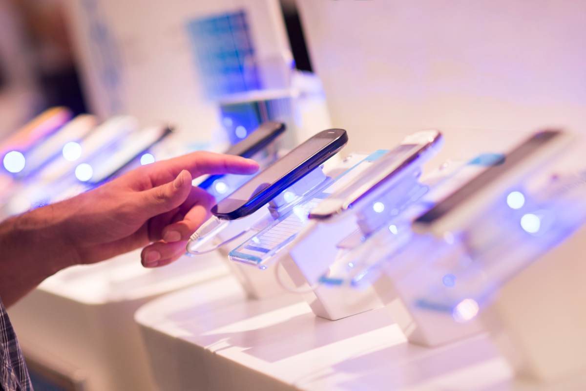 Smartphone, questo modello ha una batteria da record