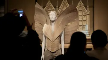 In crisi Alexander McQueen, gruppo Kering: ricavi a picco e tagli: “Un terzo dei posti di lavoro a rischio”