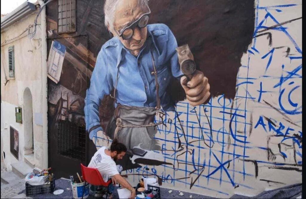 Il fabbro, Daniele Paternostro, Piana degli Albanesi, 2025. Courtesy Bashkë in Art