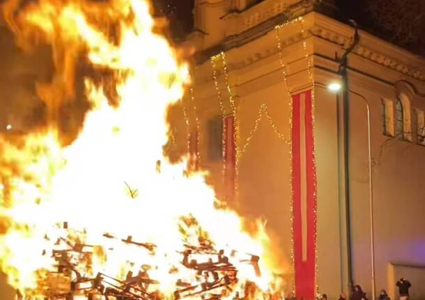 Il Falò di Sant'Antonio nelle foto di Ezio Cairoli 