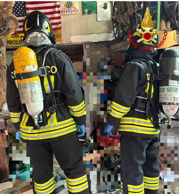 Il magazzino in cui è avvenuta la tragedia a Guia Il magazzino in cui è avvenuta la tragedia a Guia