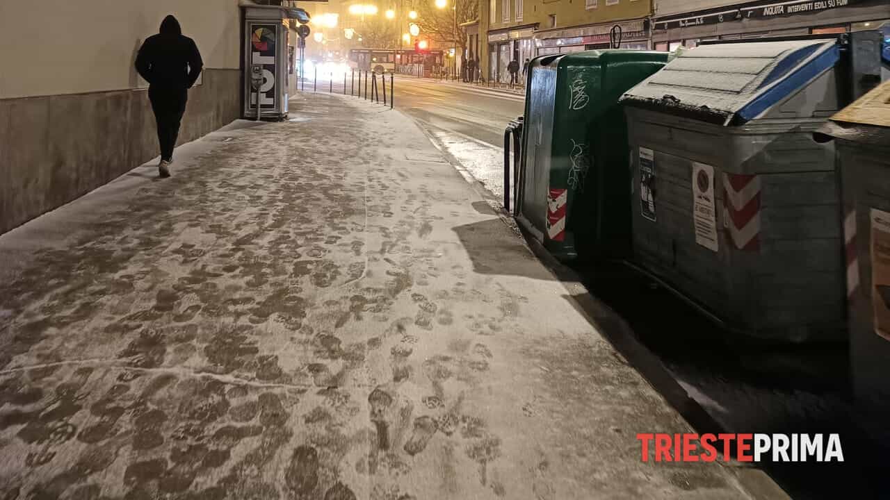 domani chiudono le scuole, i fiocchi attecchiscono anche in centro