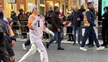 il passaggio per le strade della città e la cerimonia in largo Giannella