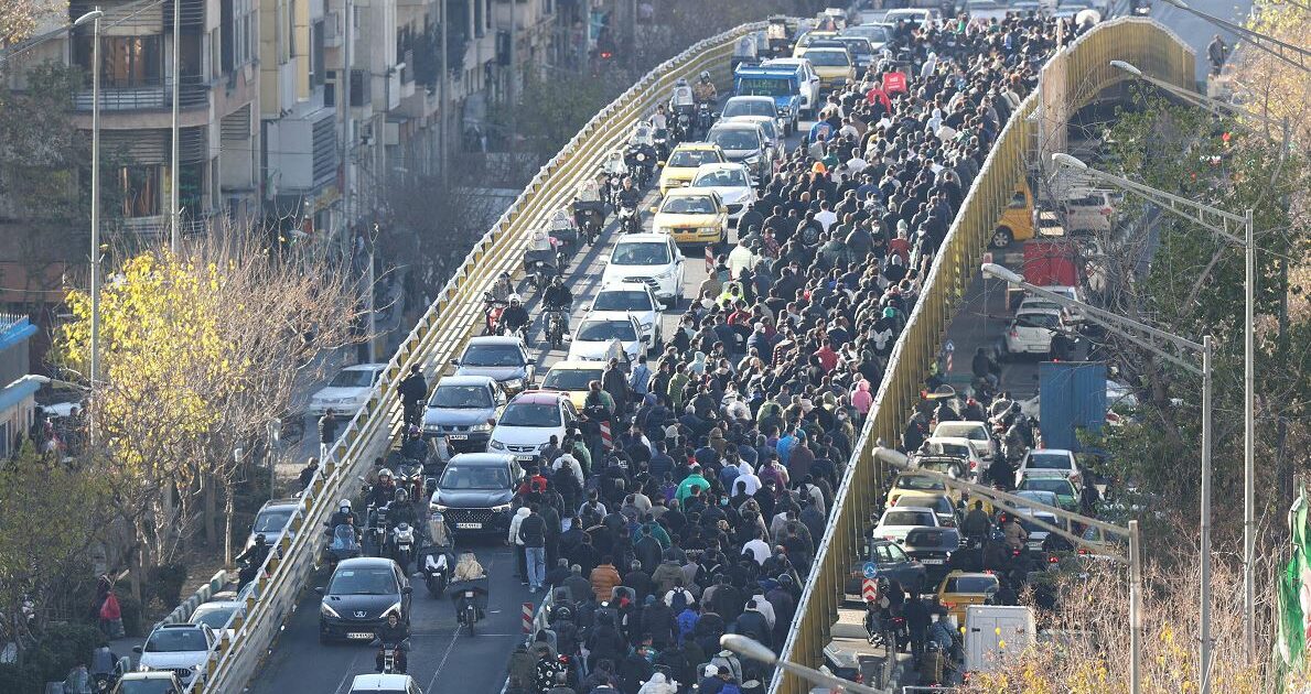 proteste contro il caro-vita, due morti negli scontri. Ucciso anche un Basij