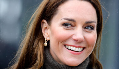 Kate Middleton, giaccone country chic e anello da 36.000 euro
