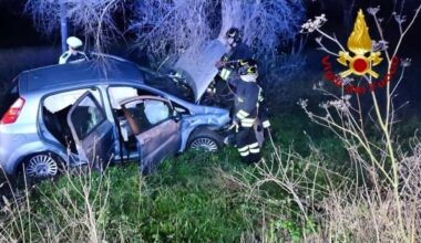due giovani finiscono in ospedale