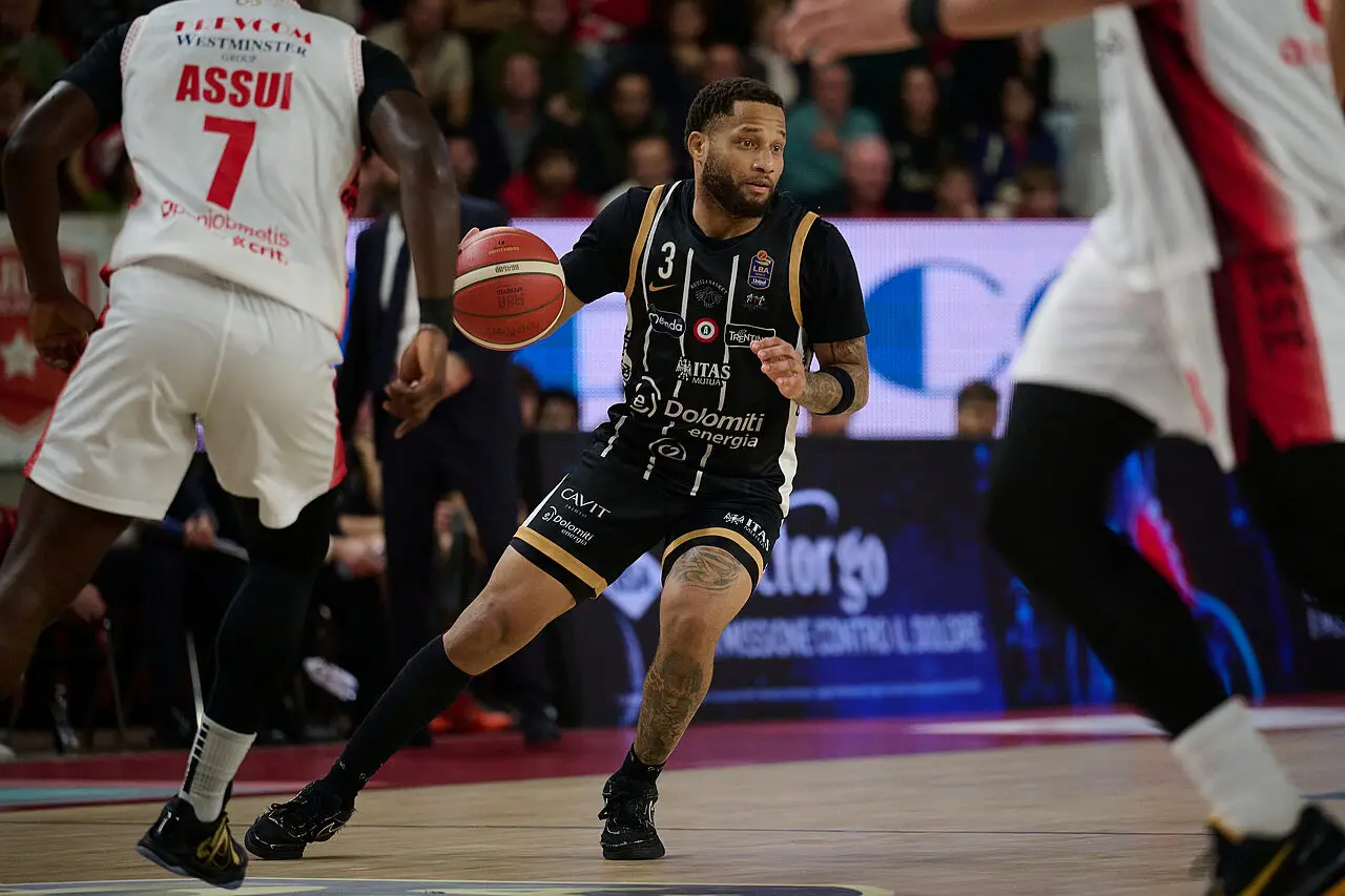 Le dichiarazioni di DeVante’ Jones e di Davide Dusmet in vista della sfida contro Reggio Emilia