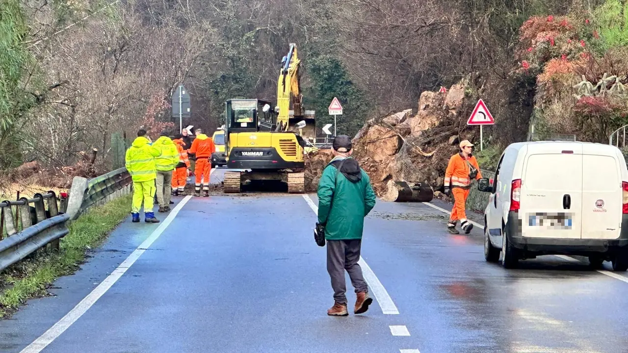 La frana in Lunigiana (Foto Pasquali)