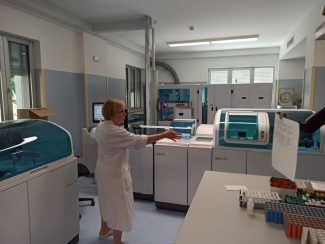 laboratorio-analisi-villa-dei-pini-1-325x244