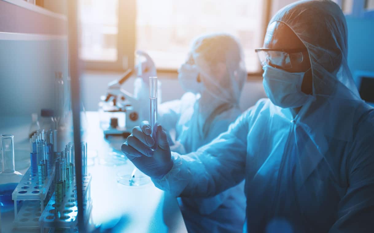 Tumore al pancreas, dalla Spagna una nuova cura con tre farmaci fa sperare: lo studio