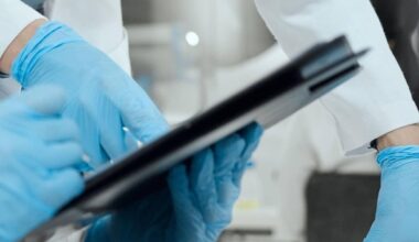 Sclerosi multipla, scoperte le cause della malattia: lo studio su virus e genetica