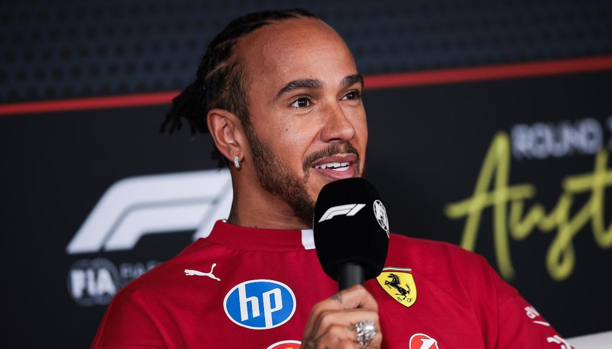 Lewis Hamilton festeggia 41 anni: è pronto a scrivere la storia con la Ferrari