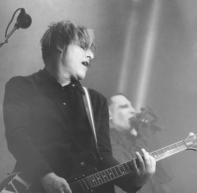 Tyler Bates lascia la band live