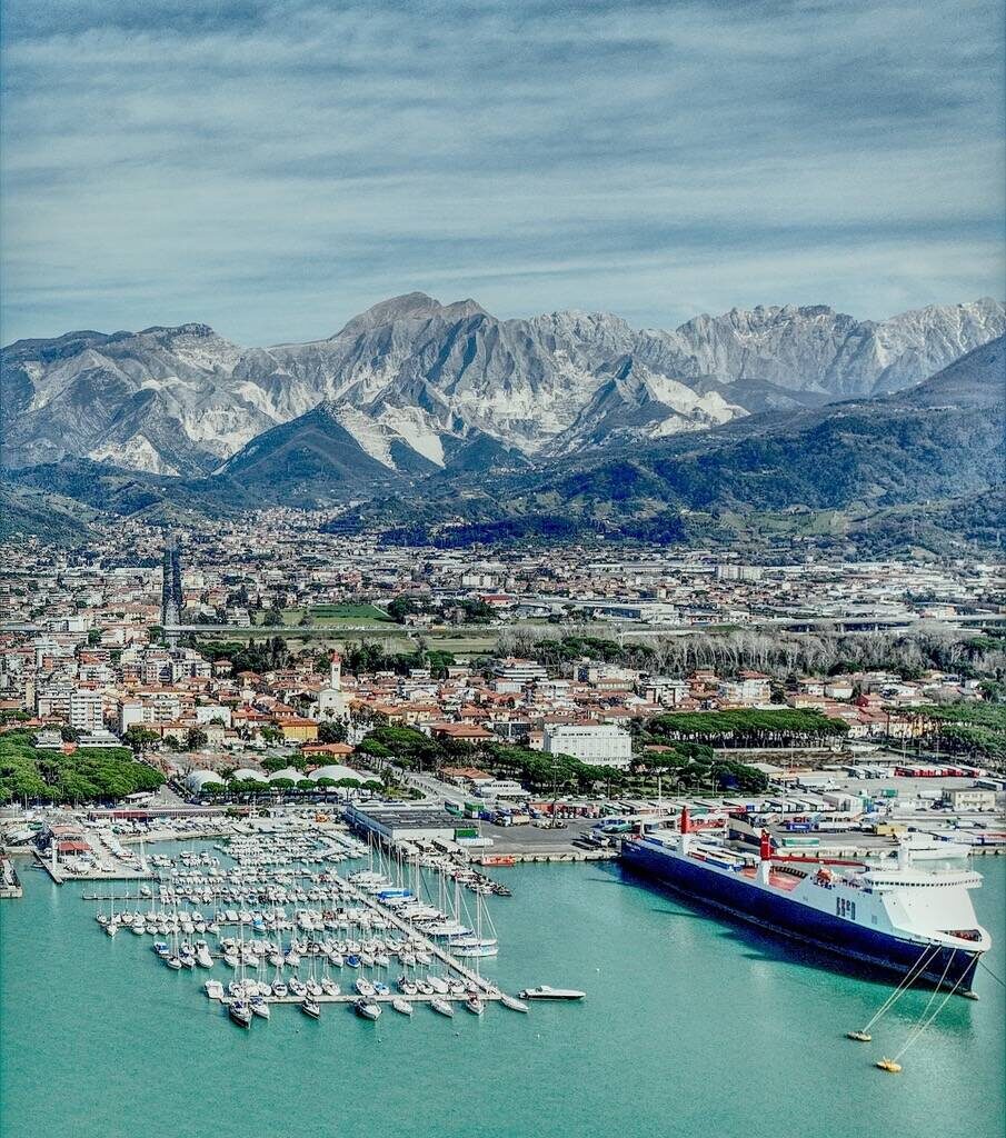 mela barca Andrea Rossi club nautico panoramica marina di Carrara