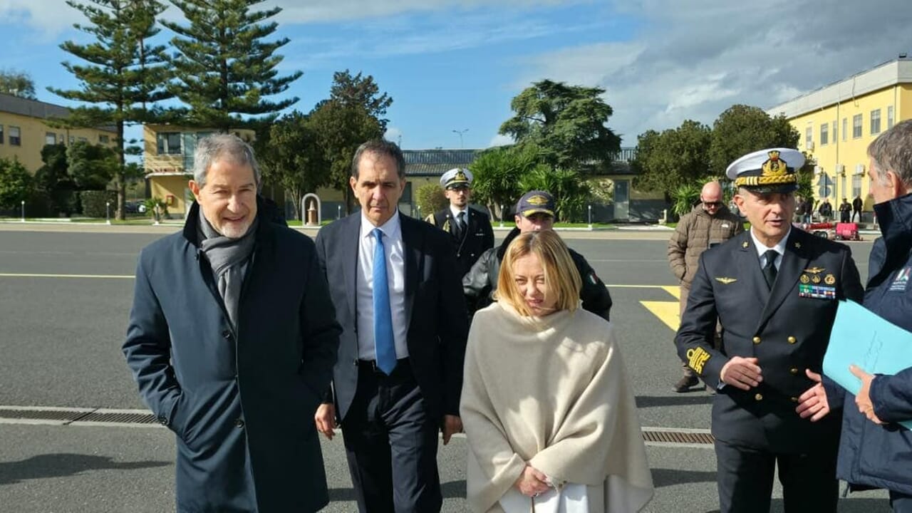 Il presidente del Consiglio Giorgia Meloni a Catania, vertice dopo il ciclone Harry: "Le risorse arriveranno"