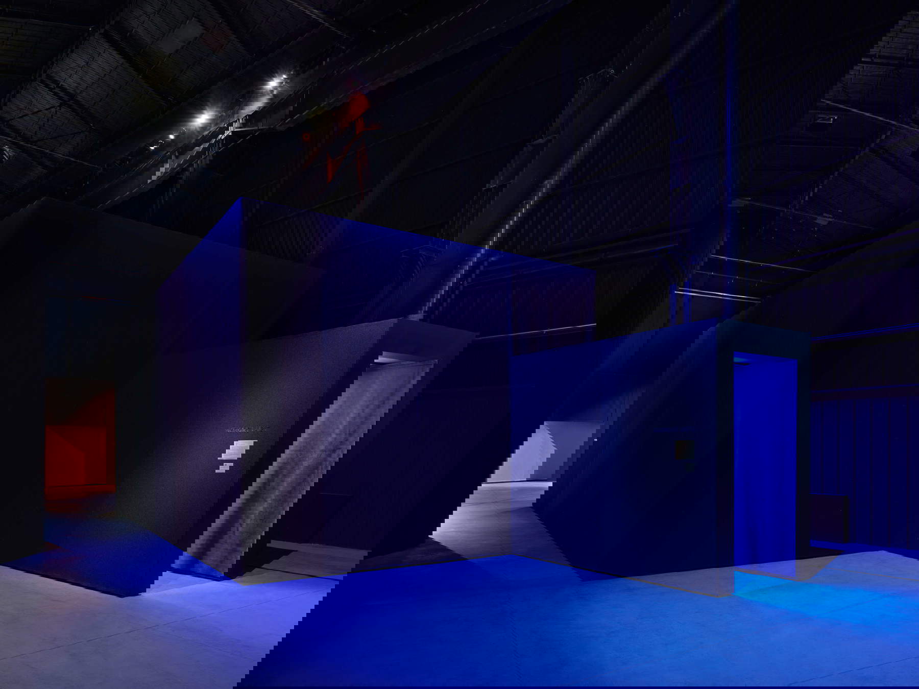 Allestimenti della mostra della mostra Nan Goldin. This Will Not End Well © Nan Goldin, su concessione dell’artista, Gagosian e Pirelli HangarBicocca, Milano. Foto: Agostino Osio