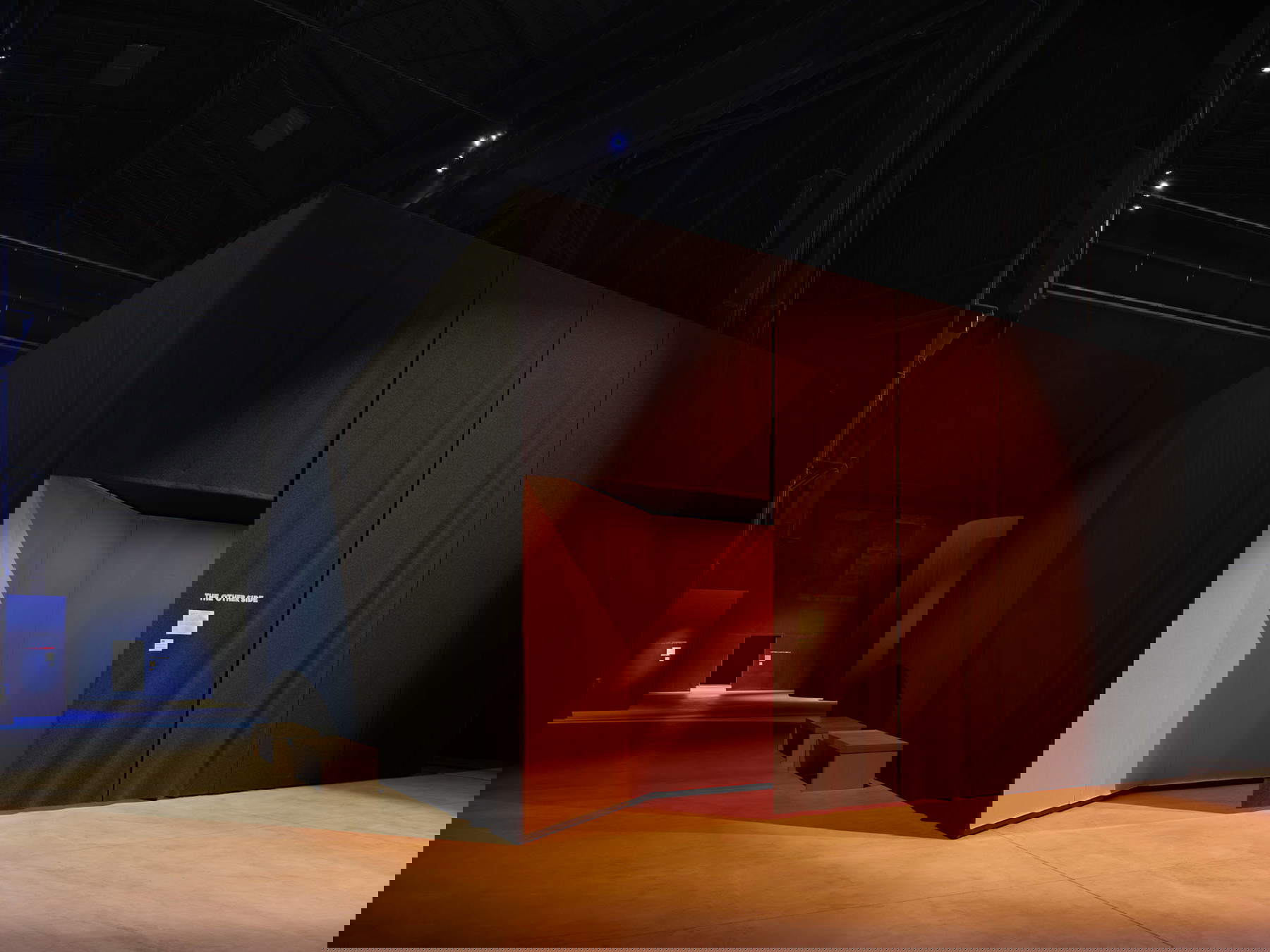 Allestimenti della mostra della mostra Nan Goldin. This Will Not End Well © Nan Goldin, su concessione dell’artista, Gagosian e Pirelli HangarBicocca, Milano. Foto: Agostino Osio