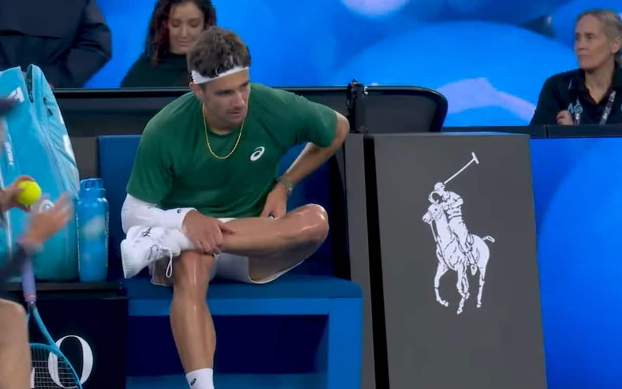 Musetti si ritira nell'esibizione con Zverev agli Australian Open: le sue condizioni
