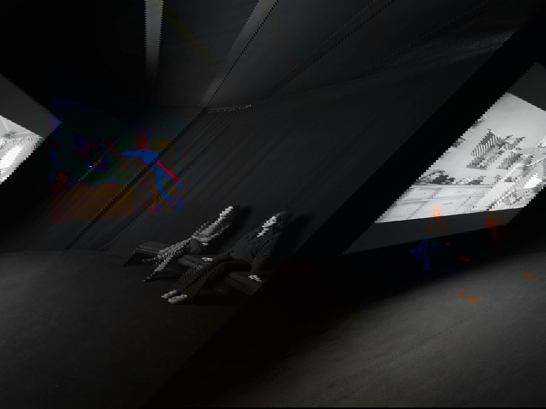 Nan Goldin, Fire Leap (2010-2022). Veduta dell’installazione, Pirelli HangarBicocca, Milano, 2025 © Nan Goldin, su concessione dell’artista, Gagosian e Pirelli HangarBicocca, Milano. Foto: Agostino Osio