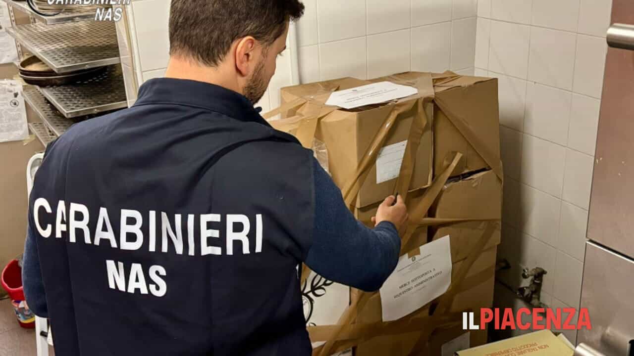 Controlli "natalizi" dei Nas, nel Piacentino sequestrati 90 kg di alimenti e oltre mille bottiglie di Gutturnio