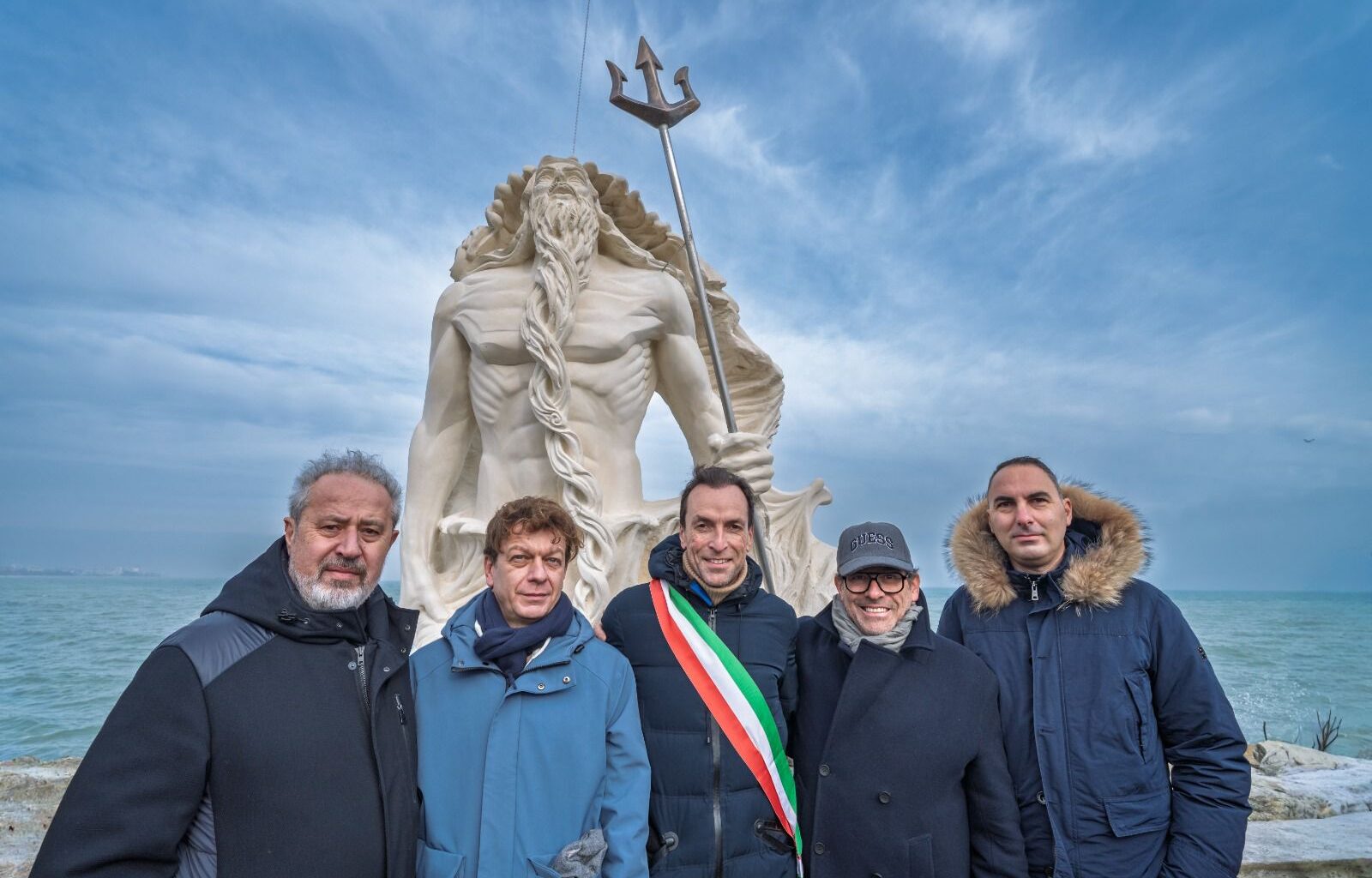 Nettuno-Dio del Mare: il nuovo simbolo di Martinsicuro. Inaugurata l'opera d'arte FOTO - Notizie